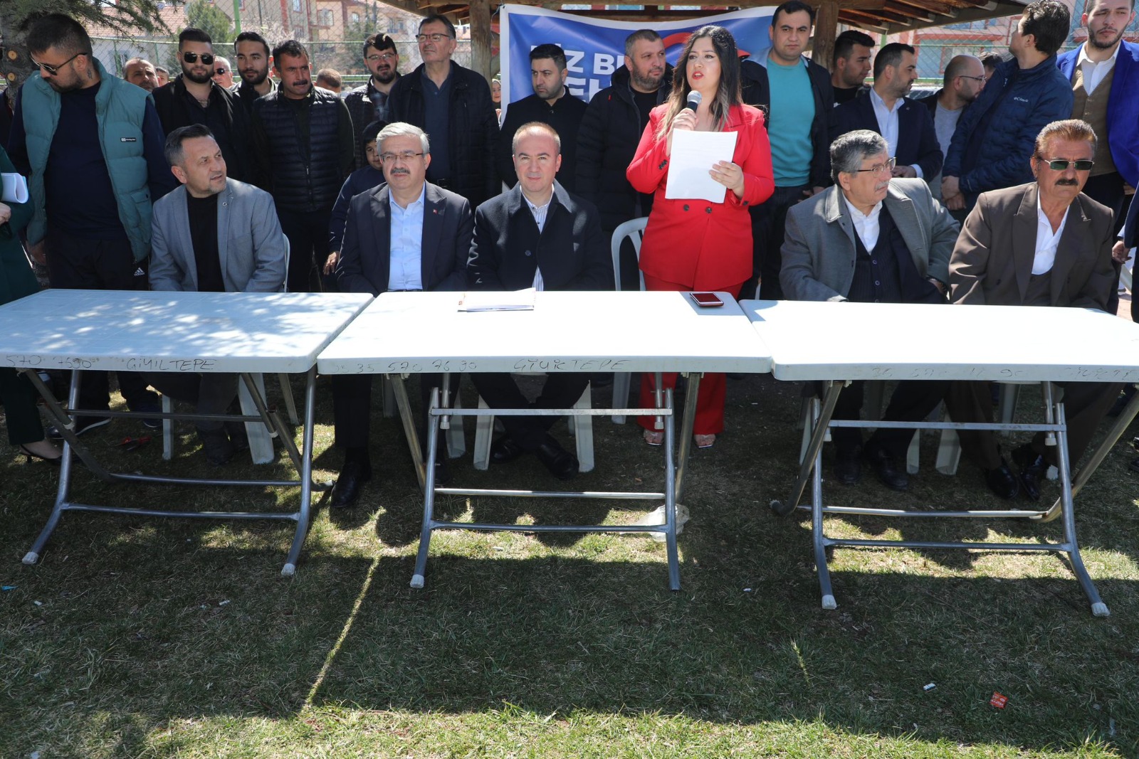 ROMANLARA YAPILAN AYRIMCILIĞI GEÇMİŞE GÖMDÜK