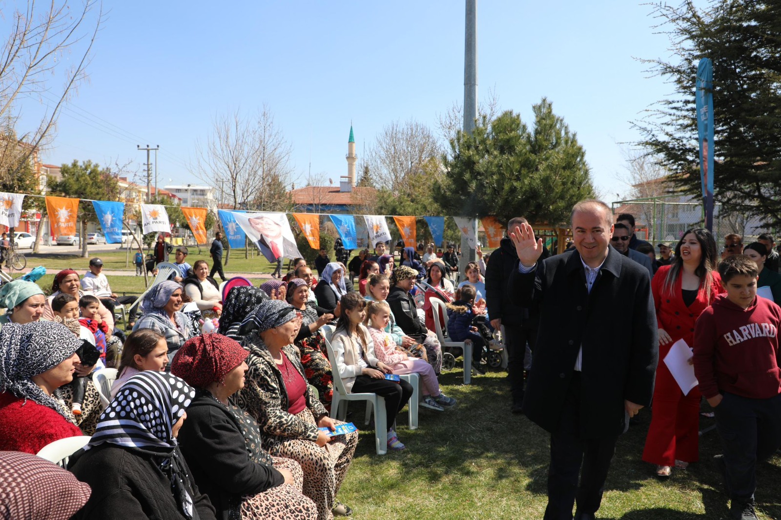 ROMANLARA YAPILAN AYRIMCILIĞI GEÇMİŞE GÖMDÜK