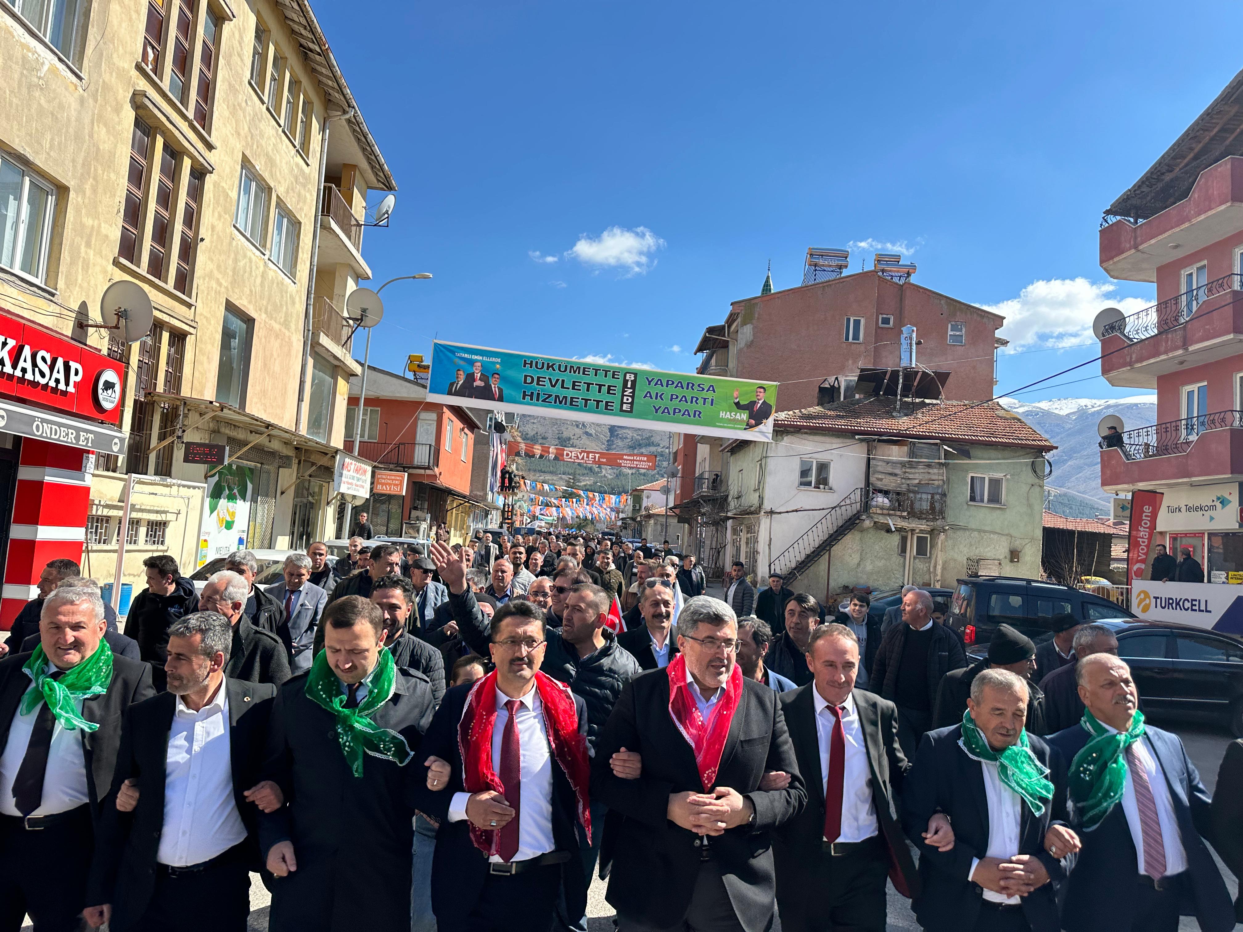 AK Partili Özkaya Gövde Gösterisi Yaptı