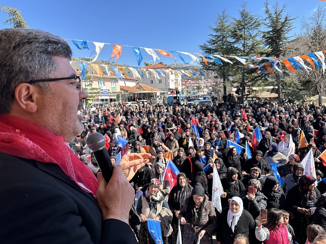 AK Partili Özkaya Gövde Gösterisi Yaptı