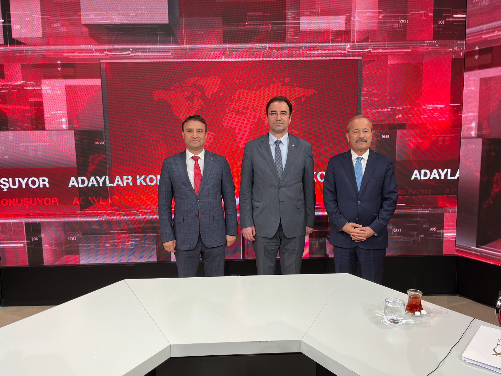 SIKIŞAN SİYASETTE VESAYETTEN ÇIKIŞ İÇİN MHP