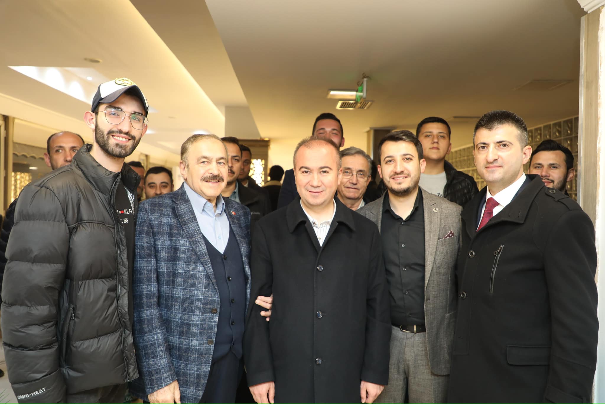 AK GENÇLİK ÇELEBİ'NİN KATILDIĞI SAHUR PROGRAMINDA BULUŞTU