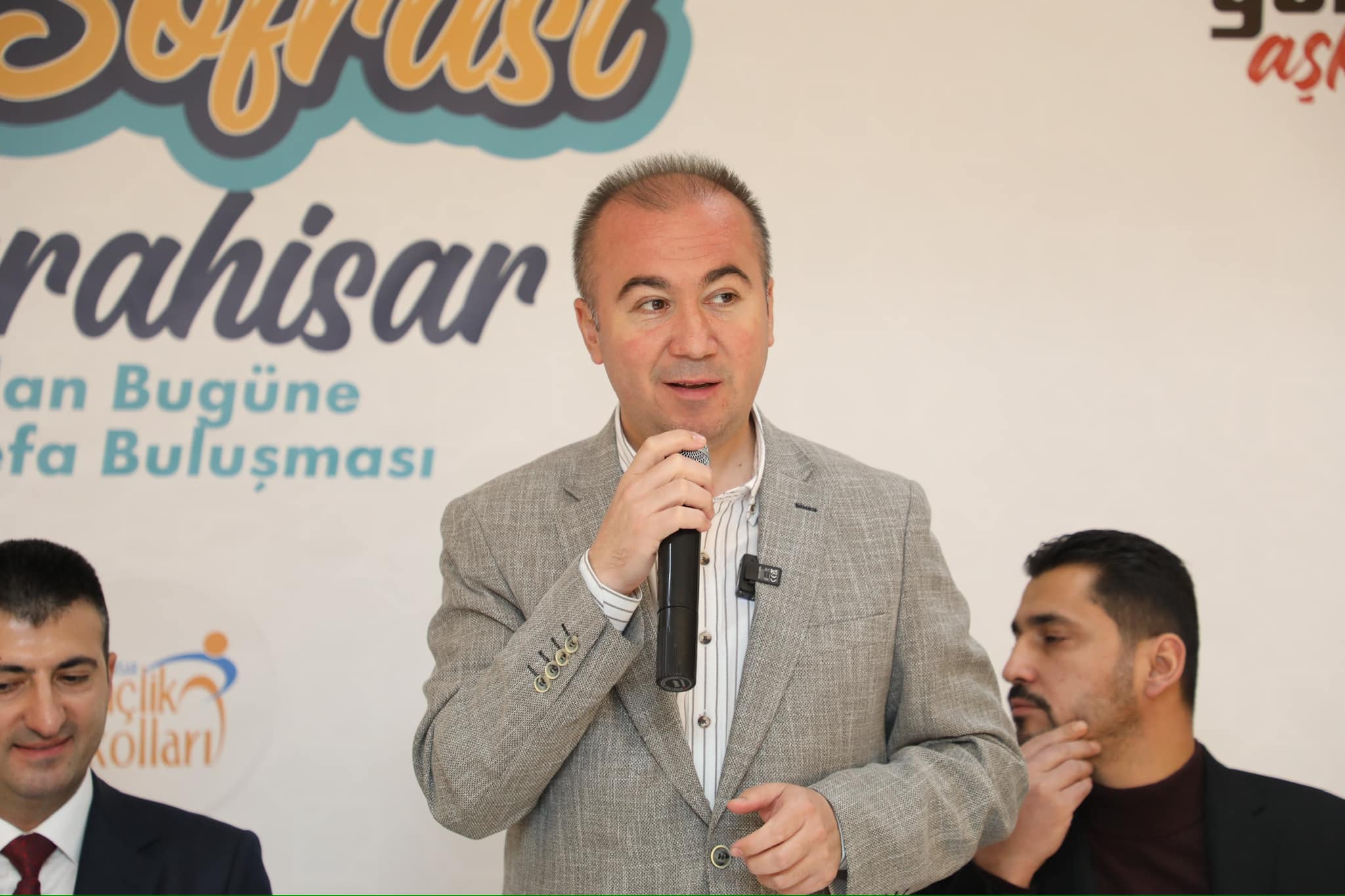 AK GENÇLİK ÇELEBİ'NİN KATILDIĞI SAHUR PROGRAMINDA BULUŞTU
