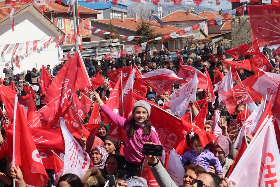 CHP'nin Karaadilli Ziyareti Miting Havasında Geçti