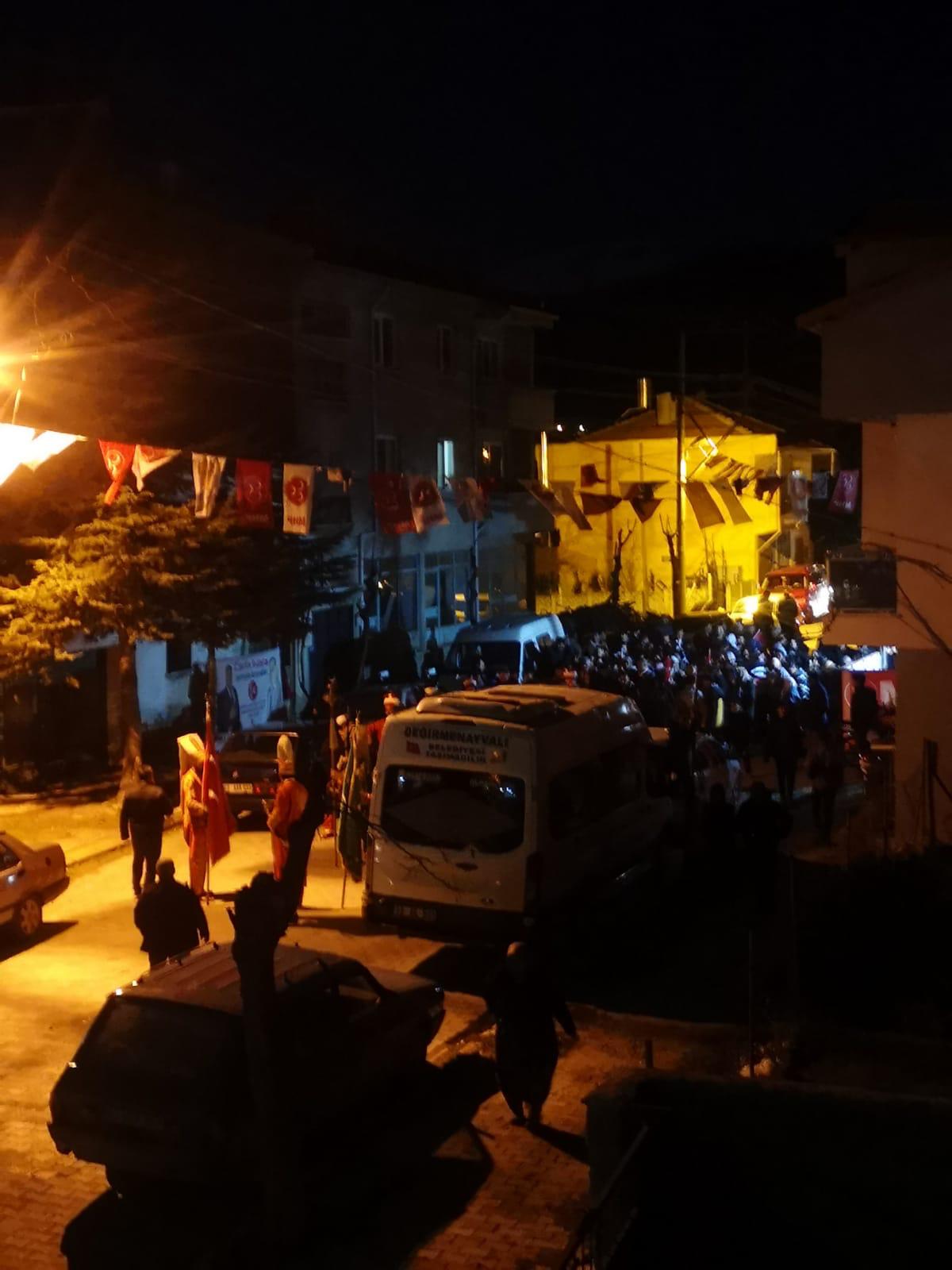 MHP'DEN MEŞALELİ TÖREN