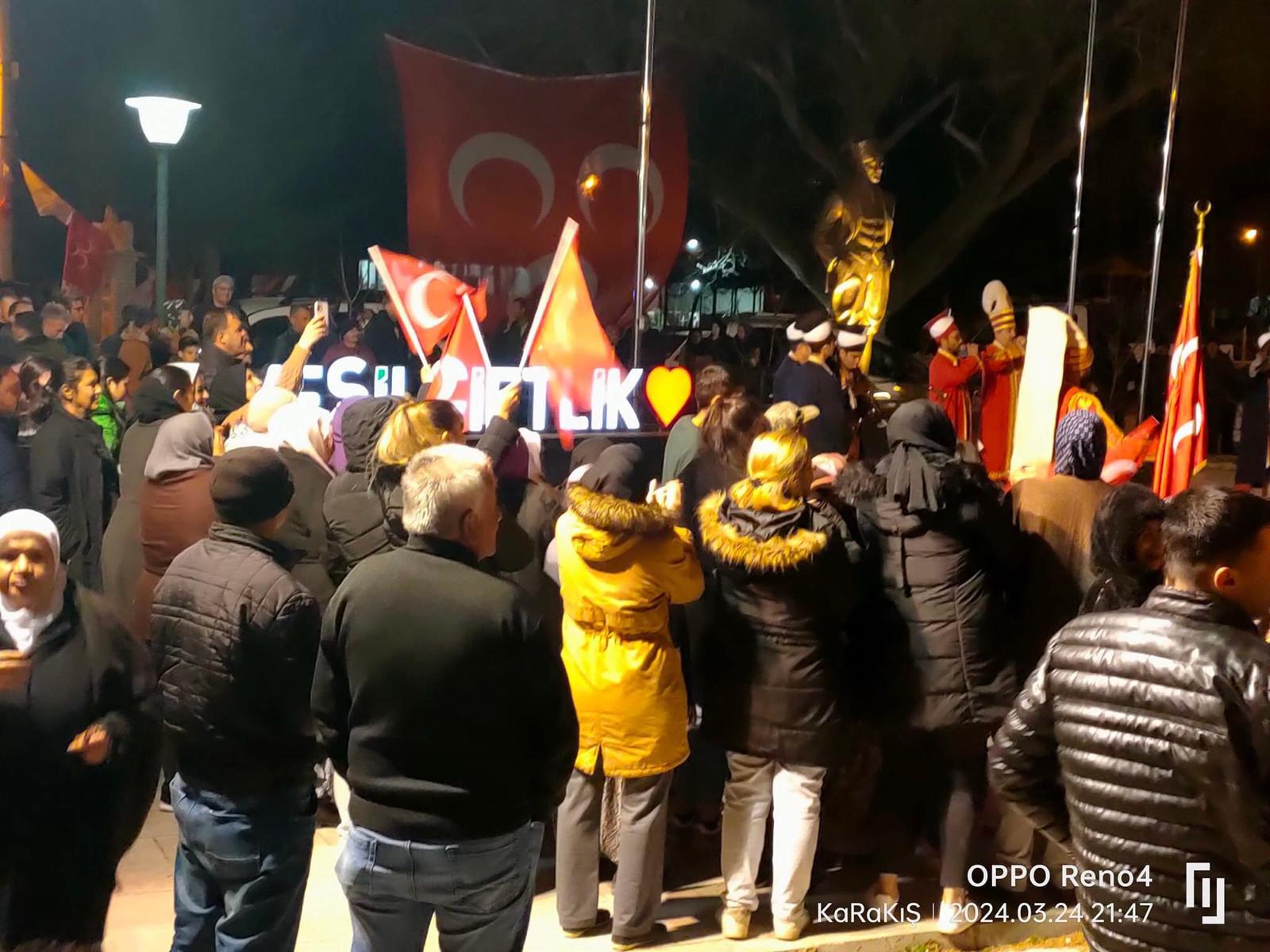 MHP'DEN MEŞALELİ TÖREN