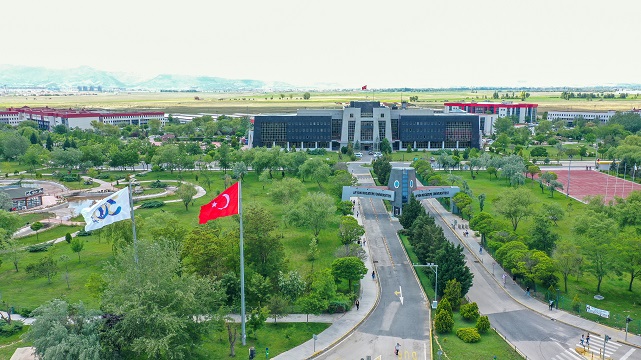 Öğrencilerinin Başarısını Rektör Karakaş Duyurdu