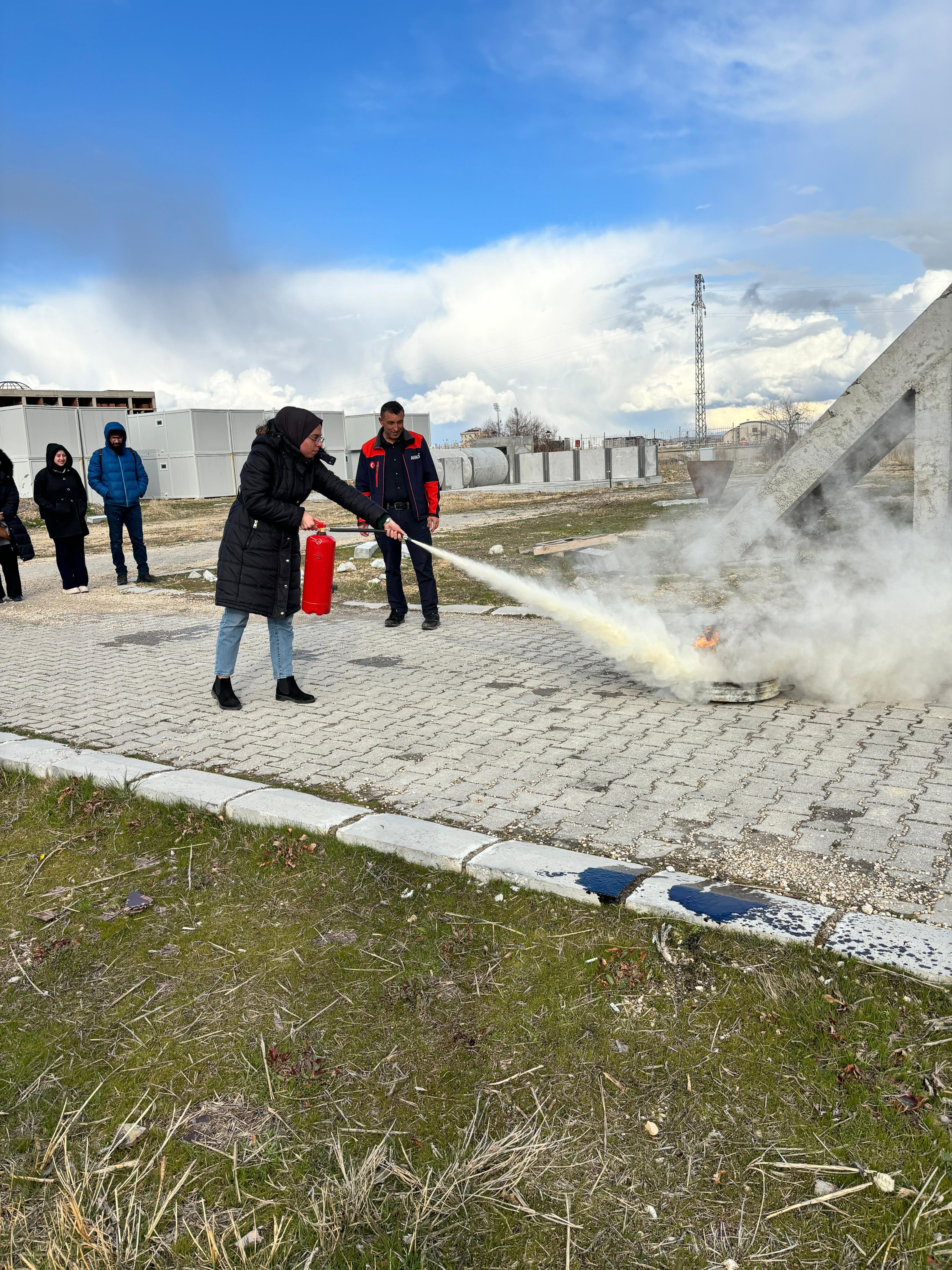 AFAD Ekipleri Gönüllülere Tatbikat Yaptırdı