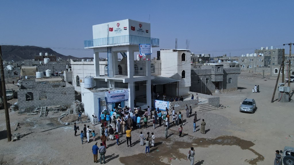 TDV'NİN YEMEN'DE AÇTIĞI SU KUYUSU VE VAKIF ÇEŞMESİNDEN 34 BİN KİŞİ İSTİFADE EDECEK