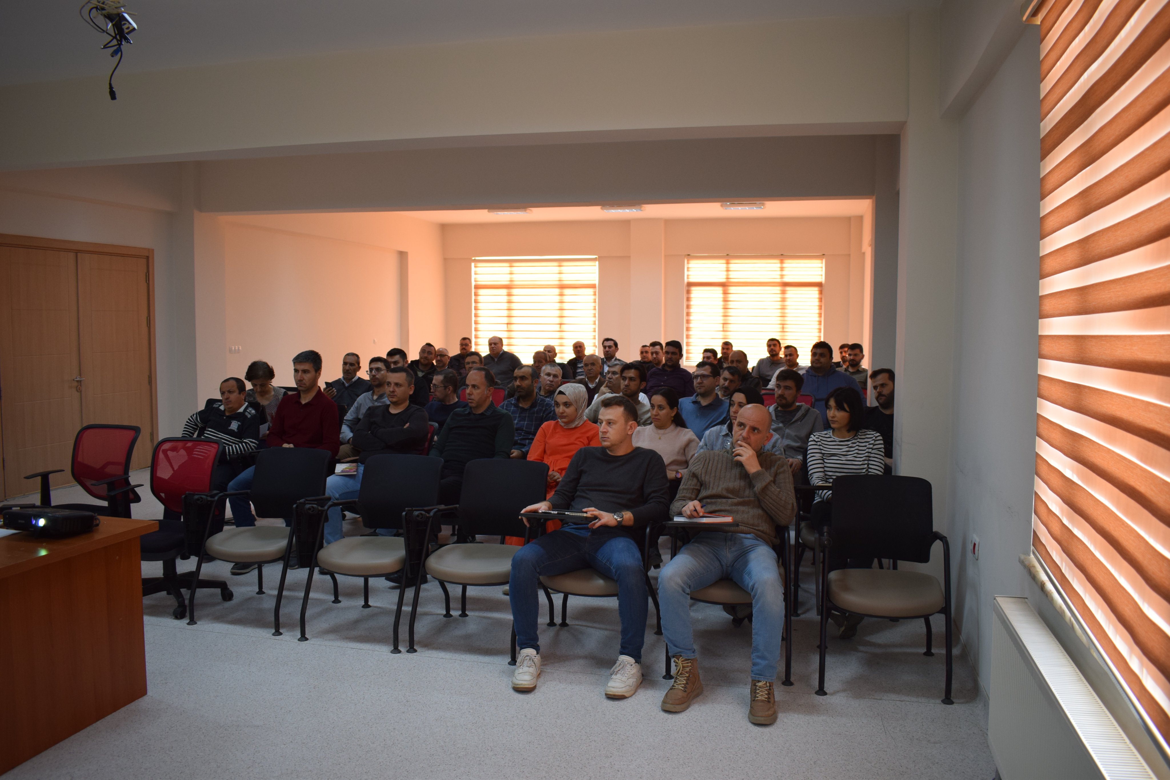 Özel İdare Personeli Tam Kadro Eğitime Katıldı