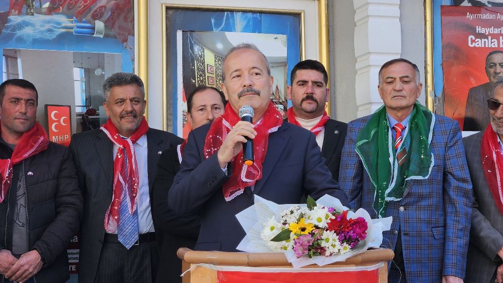 MİLLETVEKİLİ TAYTAK'A MİTİNG GİBİ KARŞILAMA