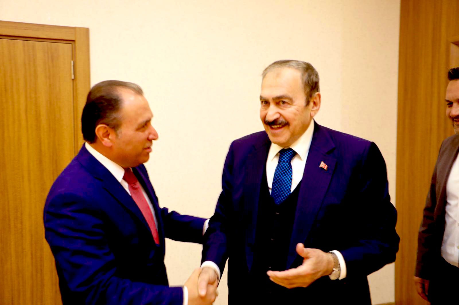 Eski Bakan Eroğlu'ndan AKÜ'ye Ziyaret