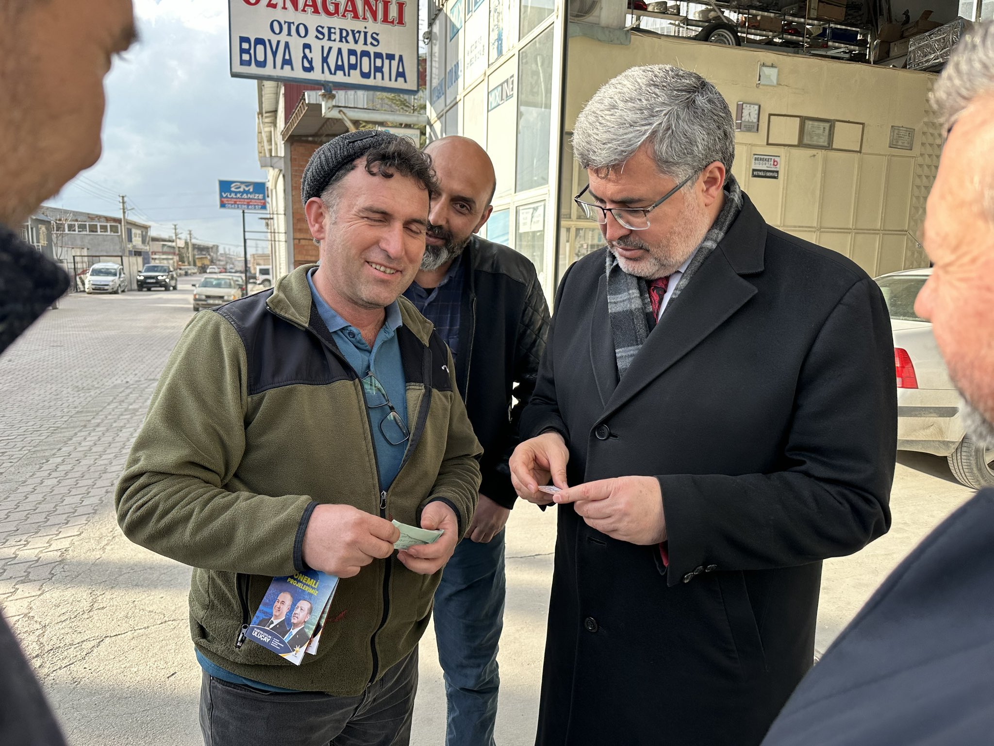 AFYONKARAHİSAR ESNAFINI ZİYARET ETTİ AFYON İÇİN 109 PROJEYİ ANLATTI