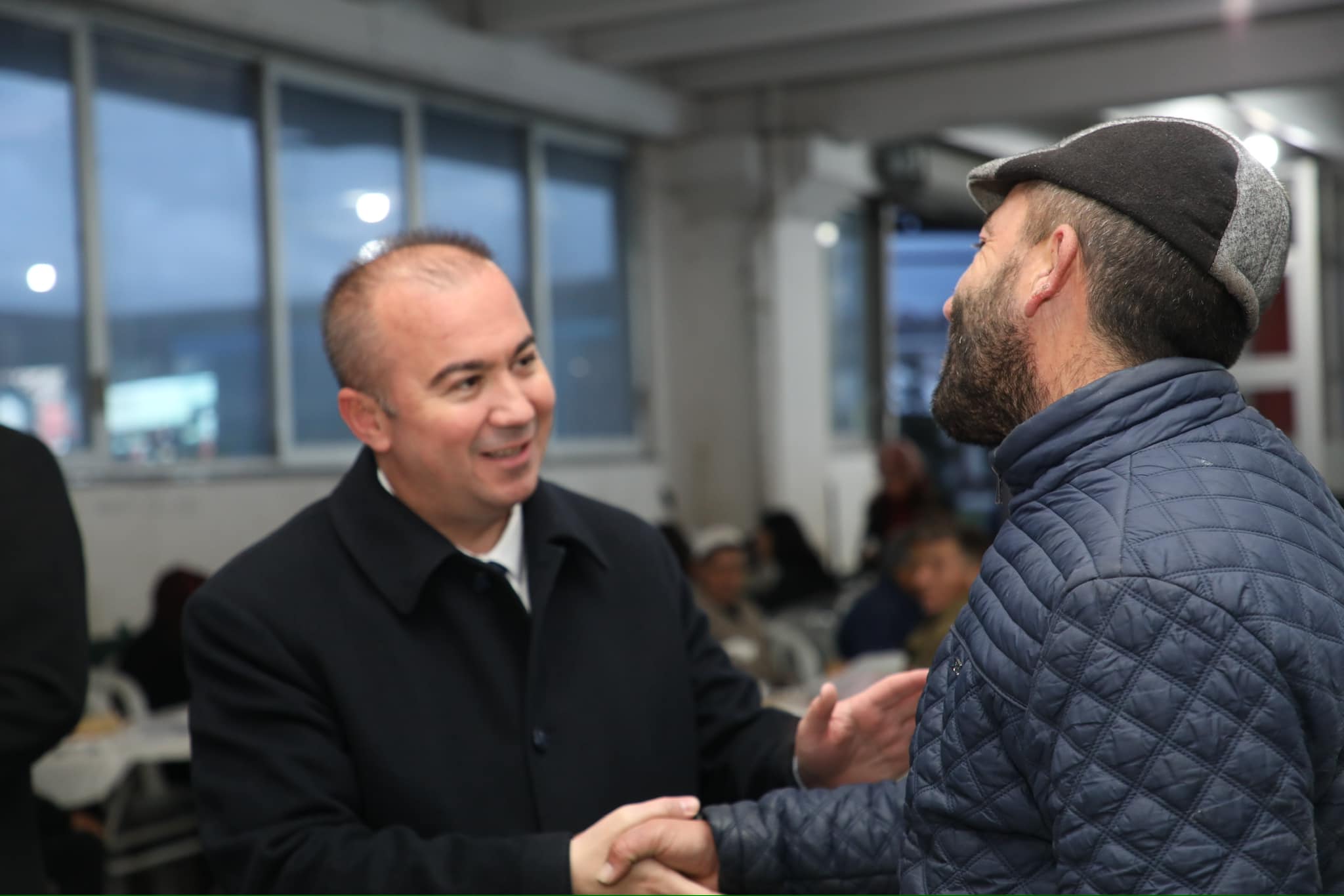 AK PARTİ'DEN ÜÇ MAHALLEYİ BİR ARAYA GETİREN İFTAR