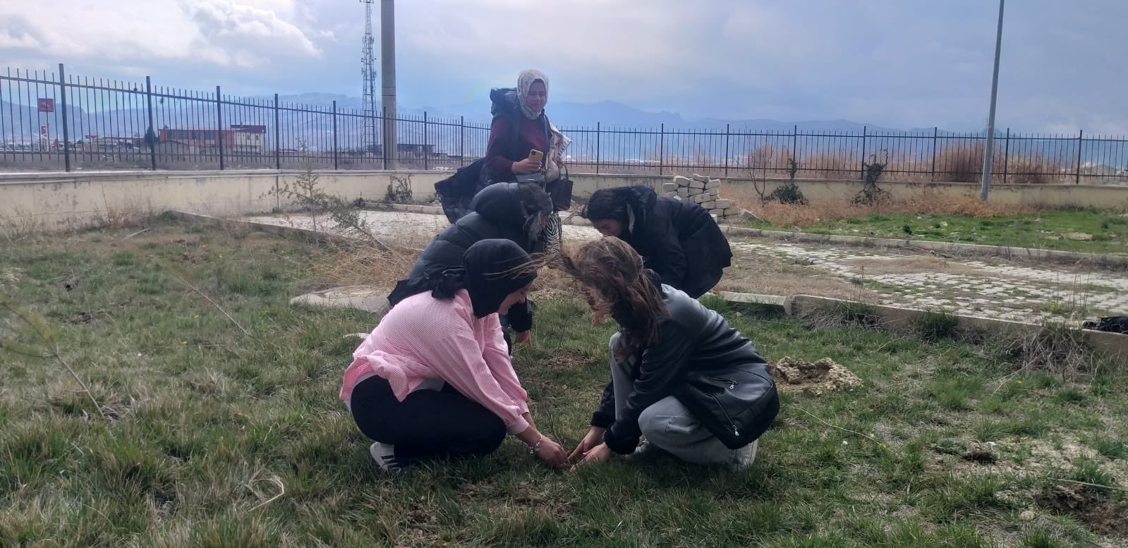 Üniversite Öğrencileri Farkındalık Projelerini Sürdürüyor