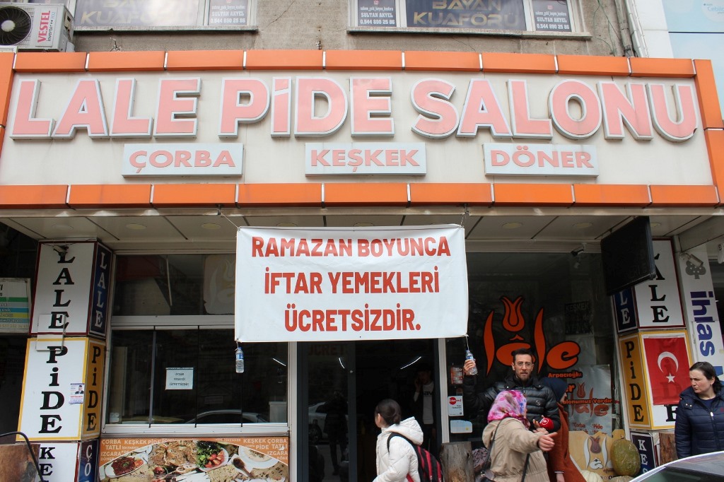 LALE PİDE, BU YIL DA GELENEĞİ BOZMADI