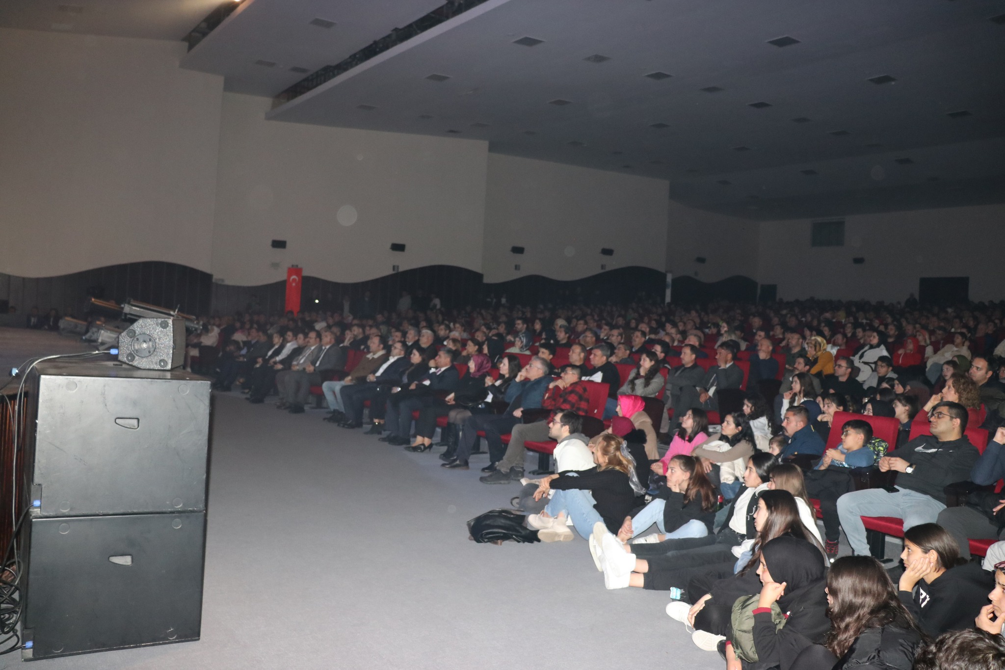 "Cumhuriyete Doğru" Adlı Tiyatro Eseri Afyonlularla  buluştu