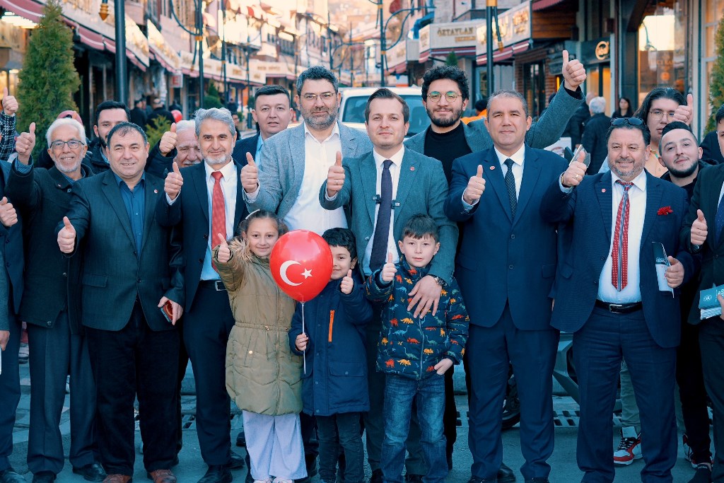 BEYTULLAH KARATAŞ UZUN ÇARŞI'DA COŞKUYLA KARŞILANDI