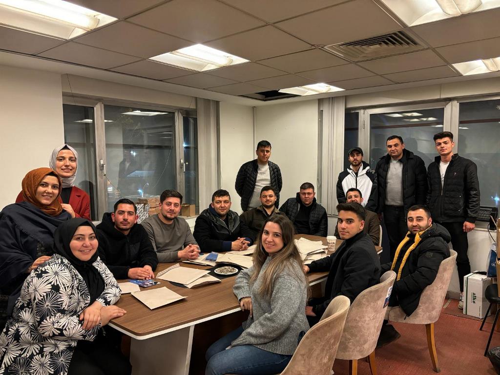 ULUÇAY'DAN İLK KEZ OY KULLANACAK 4 BİN 500 KİŞİYE MEKTUP