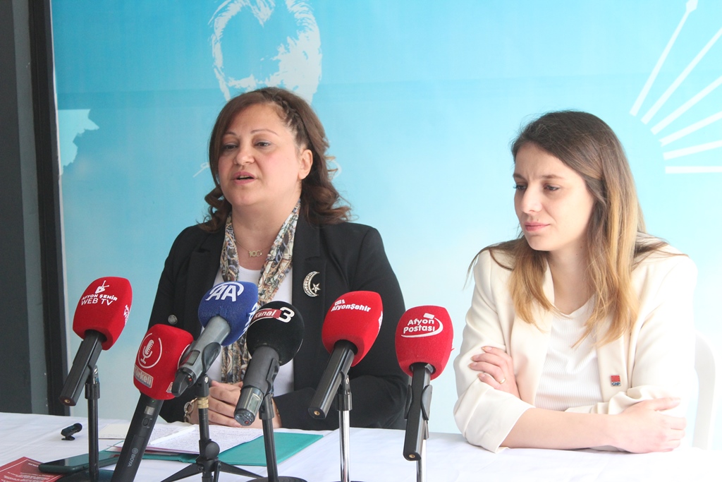 BAŞKAN ADAYI BURCU KÖKSAL ŞEHİR İÇİN YENİLİKLERİNİ AÇIKLADI