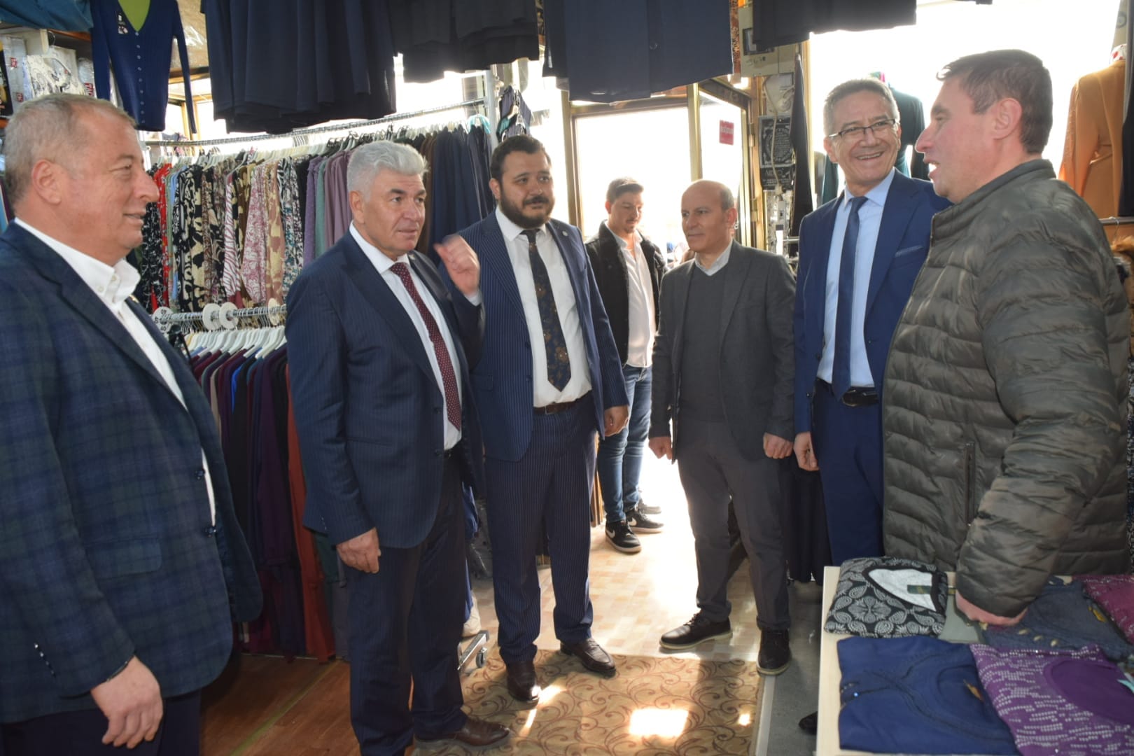 İyi Partili Olgun Ve Mısırlıoğlu Sandıklı Esnafıyla Bir Araya Geldi