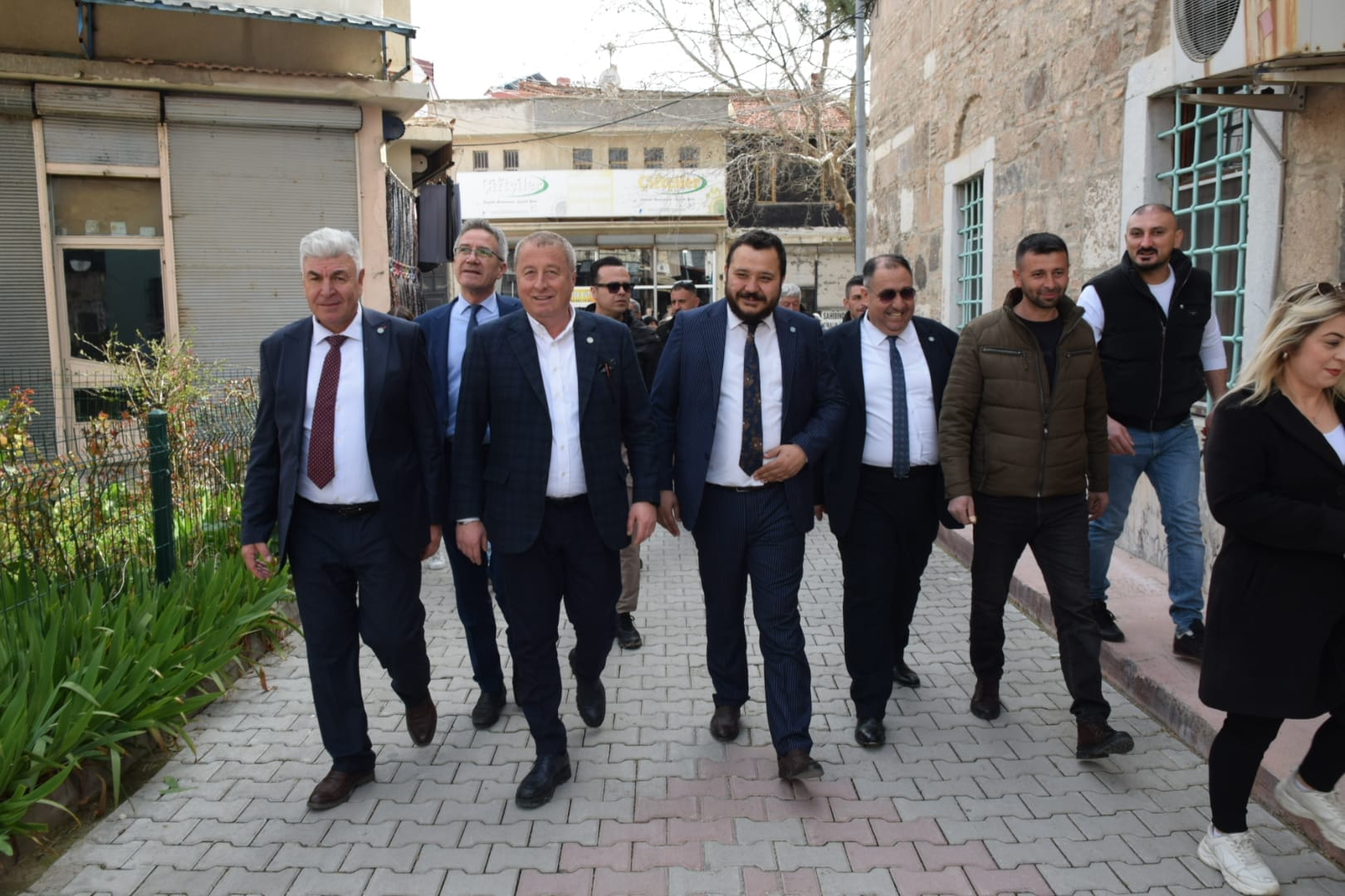 İyi Partili Olgun Ve Mısırlıoğlu Sandıklı Esnafıyla Bir Araya Geldi