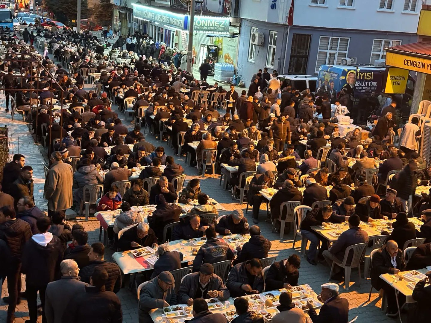 OLGUN ÇAY TEŞKİLATI İLE İFTAR'DA BULUŞTU