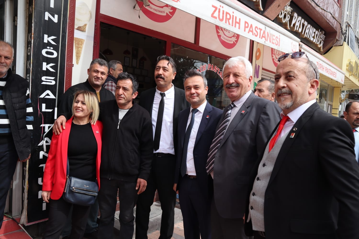 CHP'li Erhan Emirdağ'da