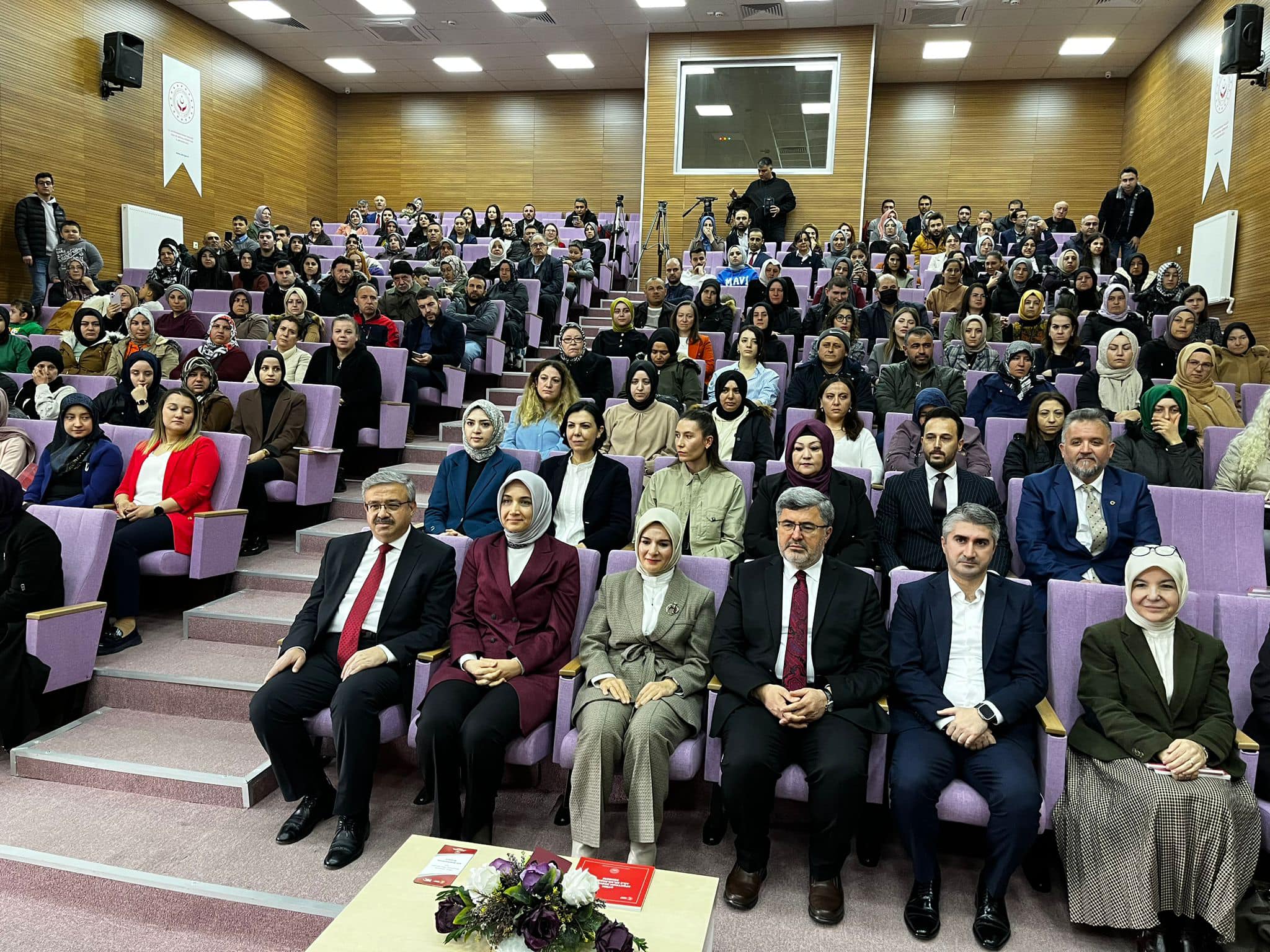 Bakan Göktaş Memleketinde Otizme Dikkat Çekti