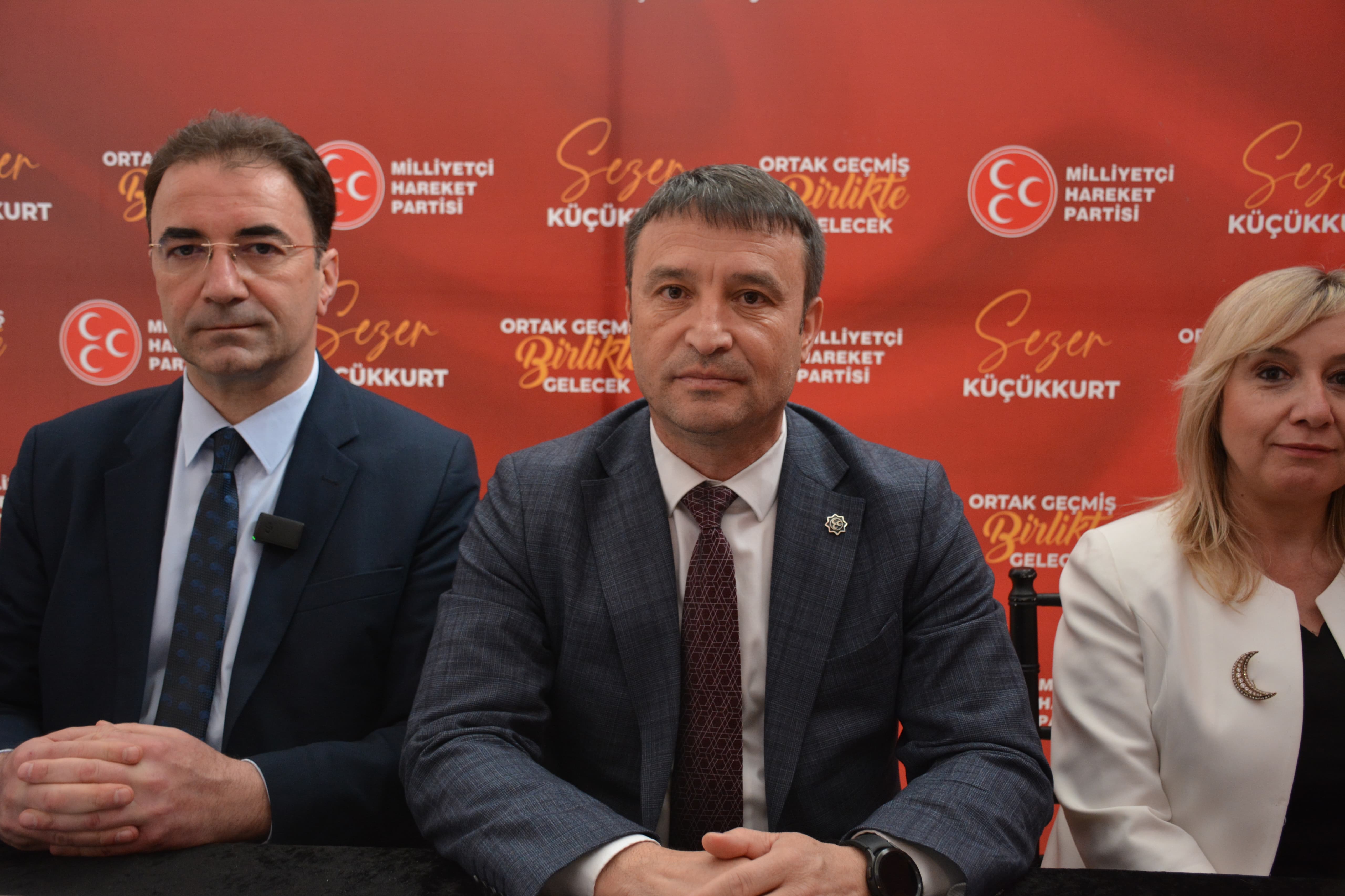 AFYONKARAHİSAR'DA SİYASİ ARENAYA BOMBA ETKİSİ!
