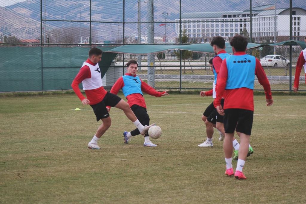 AFYONSPOR'A DESTEK OLMASA DA MORALLER YÜKSEK