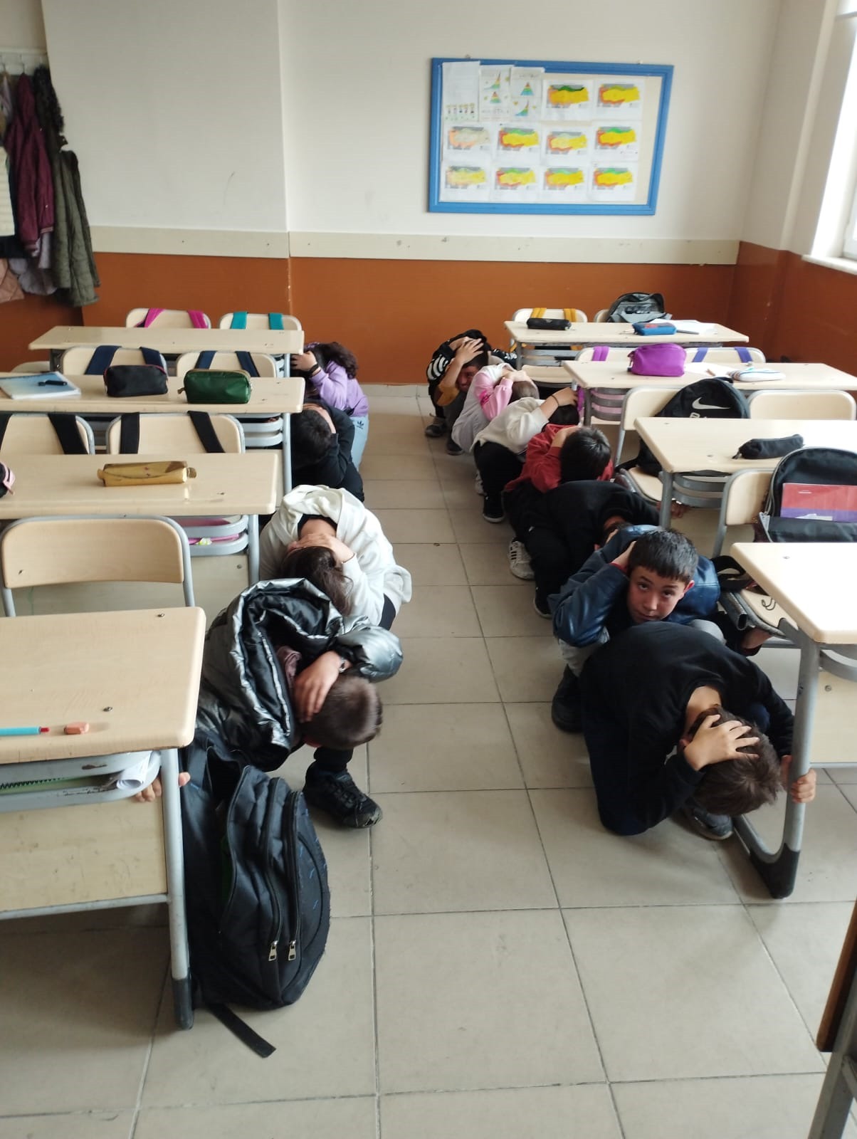 AFAD Ekipleri Miniklere Eğitim Verdi