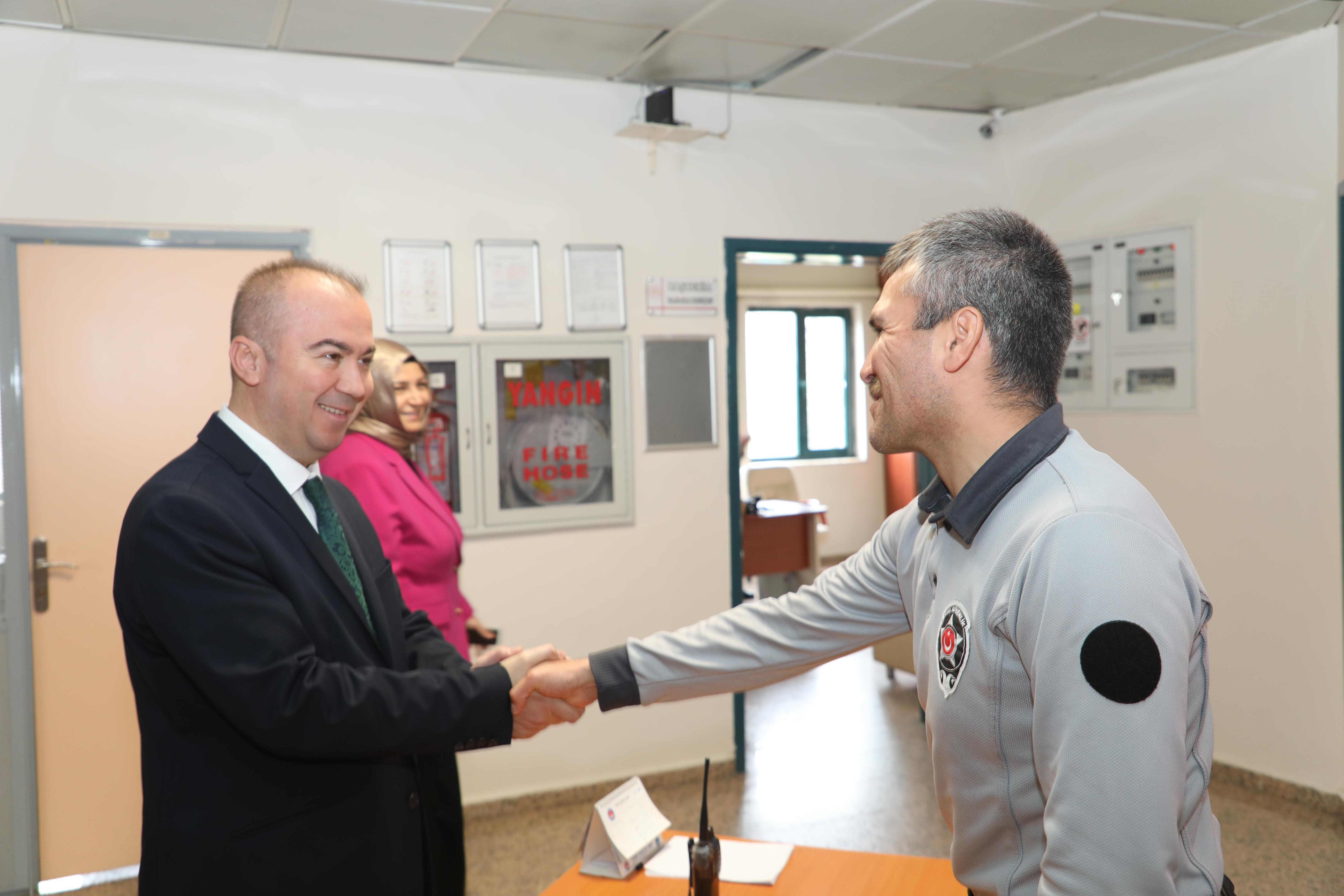 AK Partili Uluçay “Bizim milletimiz terörle mücadele fezlekesine red verenlere oy vermez”