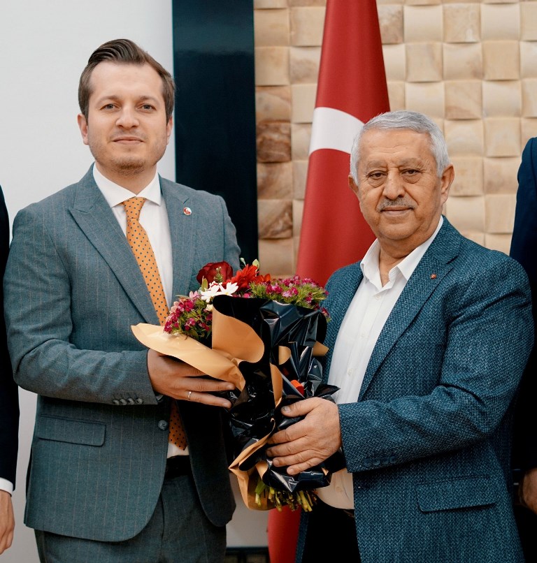 "AFYON İÇİN VERİLEN TÜM GAYRETLERİ DEĞERLİ GÖRÜYORUZ"