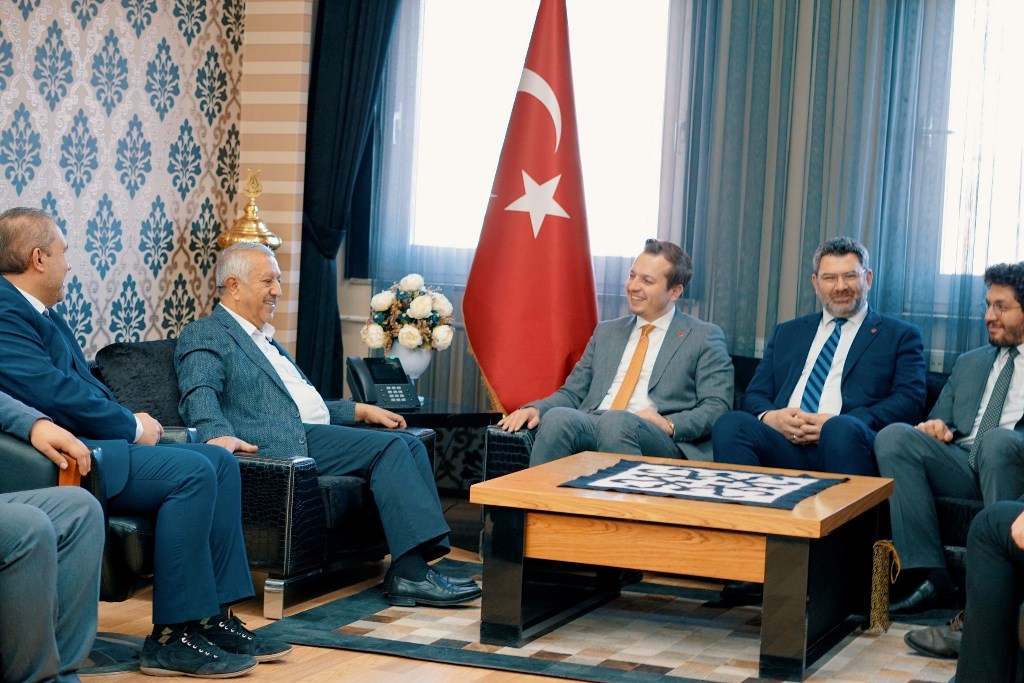 "AFYON İÇİN VERİLEN TÜM GAYRETLERİ DEĞERLİ GÖRÜYORUZ"