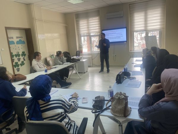 Afyon'da Yenidoğan Eğitimleri Veriliyor