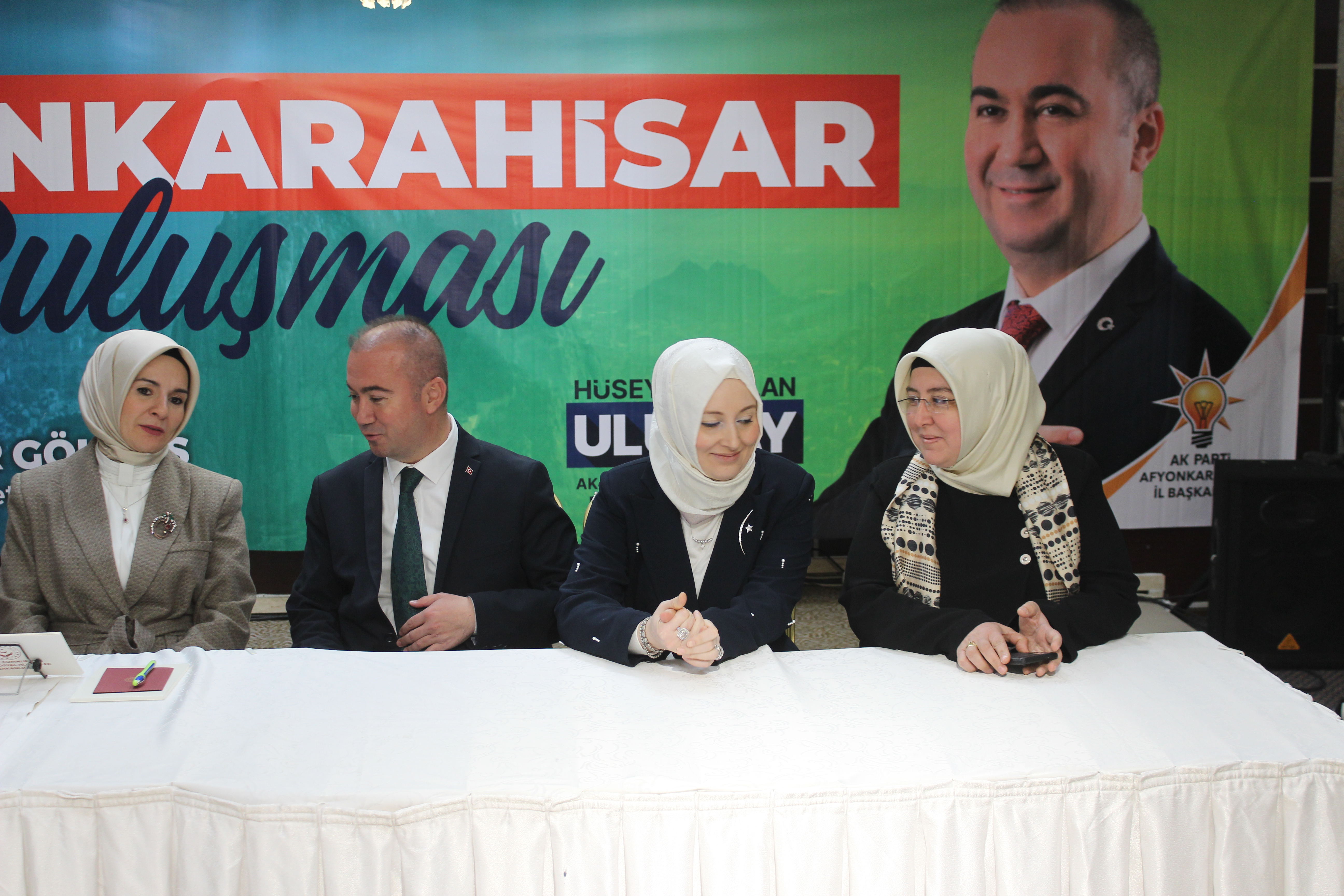 BAKAN GÖKTAŞ, AFYONKARAHİSAR'DA KADIN KURSİYERLERLE BULUŞTU