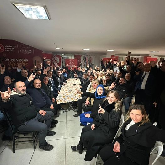 MHP'li Aday Gece Gündüz Çalışıyor