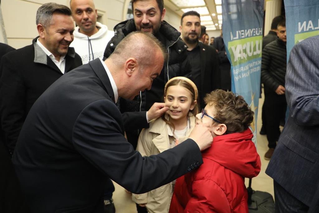 AK PARTİ'DEN YOĞUN KATILIMLI 'VEFA İFTARI'