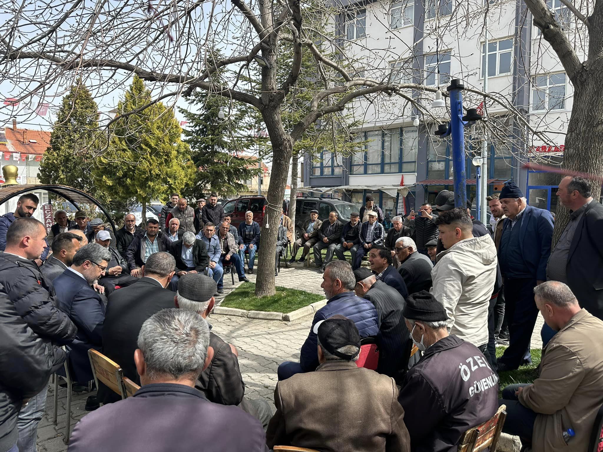ÖZKAYA: "KARAADİLLİ'DE GERÇEK BELEDİYECİLİK HİZMETİ DEVAM EDECEK"