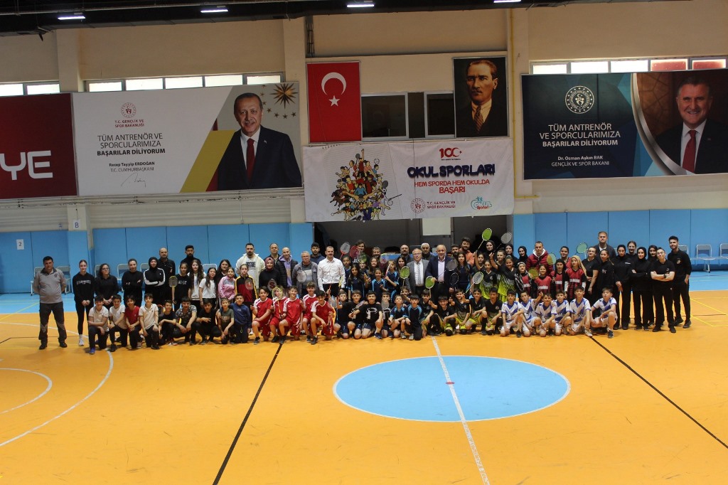 OKUL SPORLARI BADMİNTON MÜSABAKALARI BAŞLADI