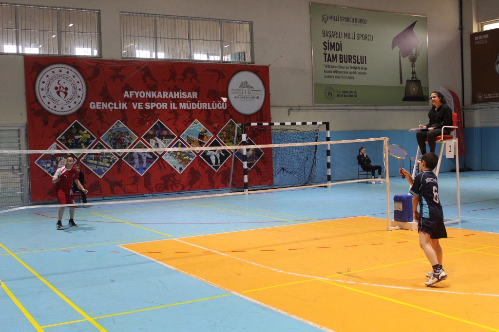 OKUL SPORLARI BADMİNTON MÜSABAKALARI BAŞLADI