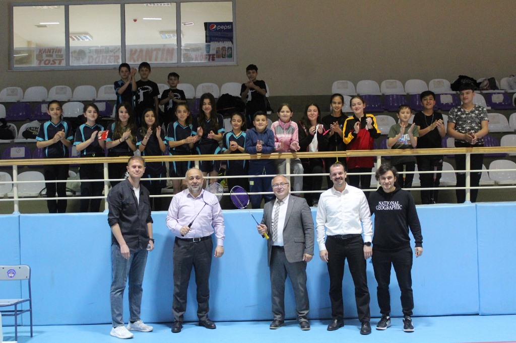 OKUL SPORLARI BADMİNTON MÜSABAKALARI BAŞLADI