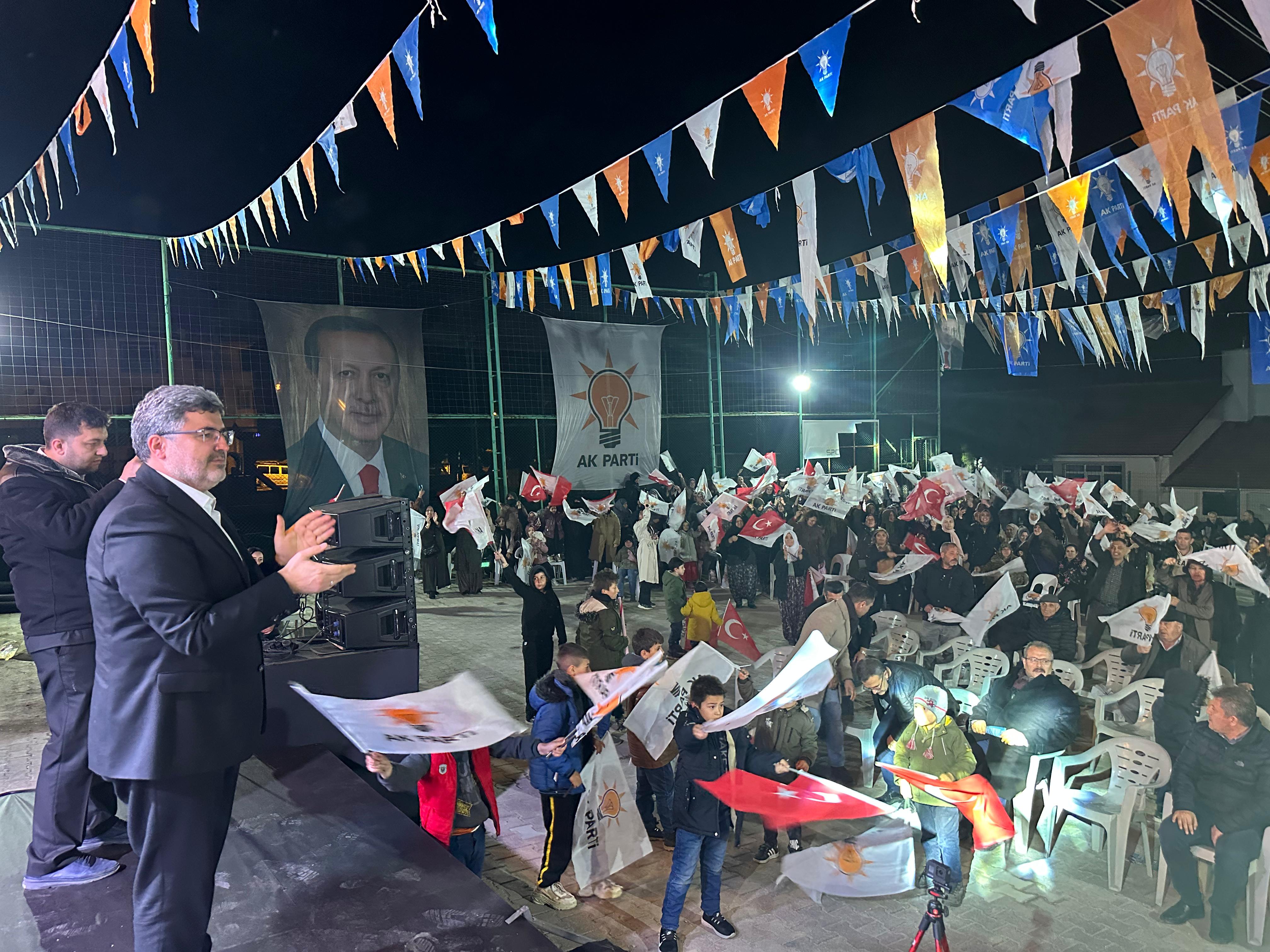 ÖZKAYA, "EKREM BAY KEMAL'İ YAKA PAÇA İNDİRDİ"