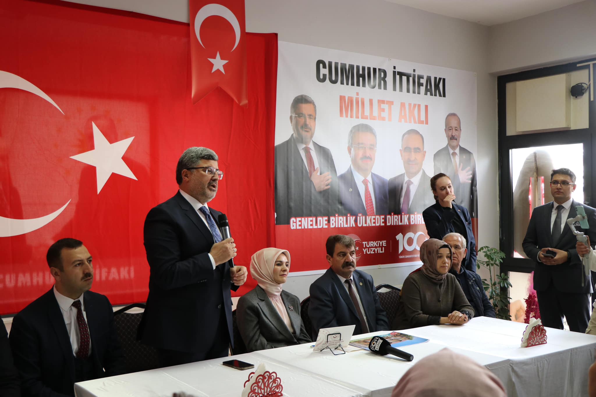 BAKAN GÖKTAŞ VE MİLLETVEKİLİ ÖZKAYA DİNARLILARLA BULUŞTU
