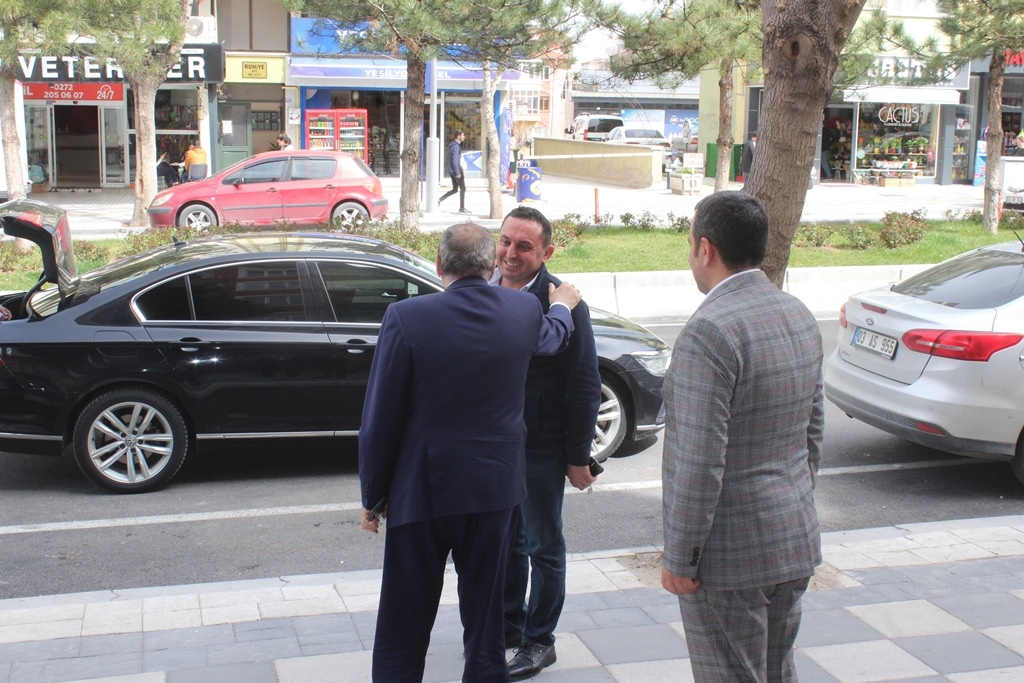 EROĞLU ARTUK'U ZİYARET ETTİ