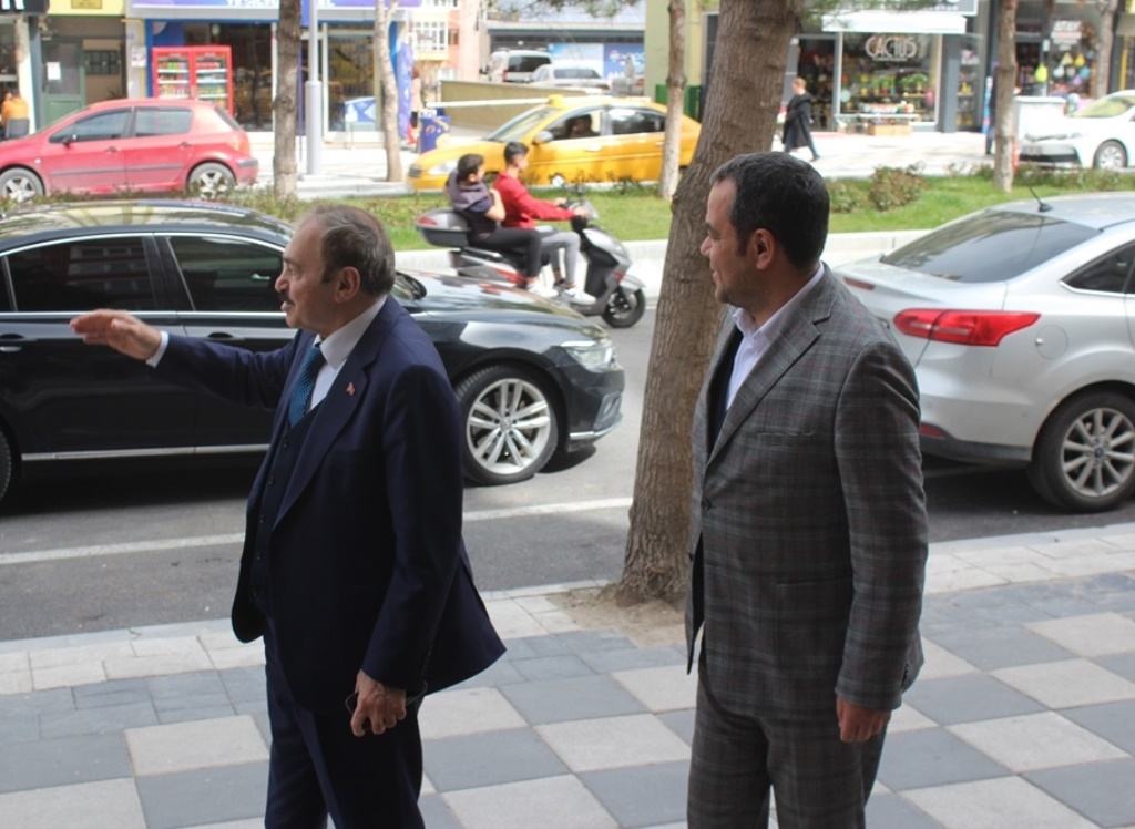 EROĞLU ARTUK'U ZİYARET ETTİ