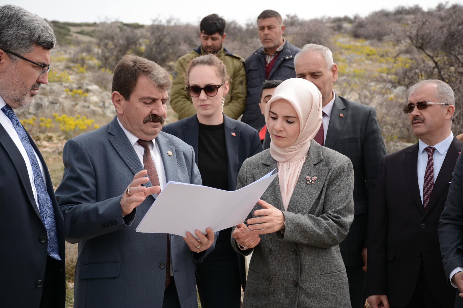 SARI VE  GÖKTAŞ, DİNAR'DA YAŞLI BAKIM VE REHABİLİTASYON MERKEZİ PROJESİNİ İNCELEDİ"