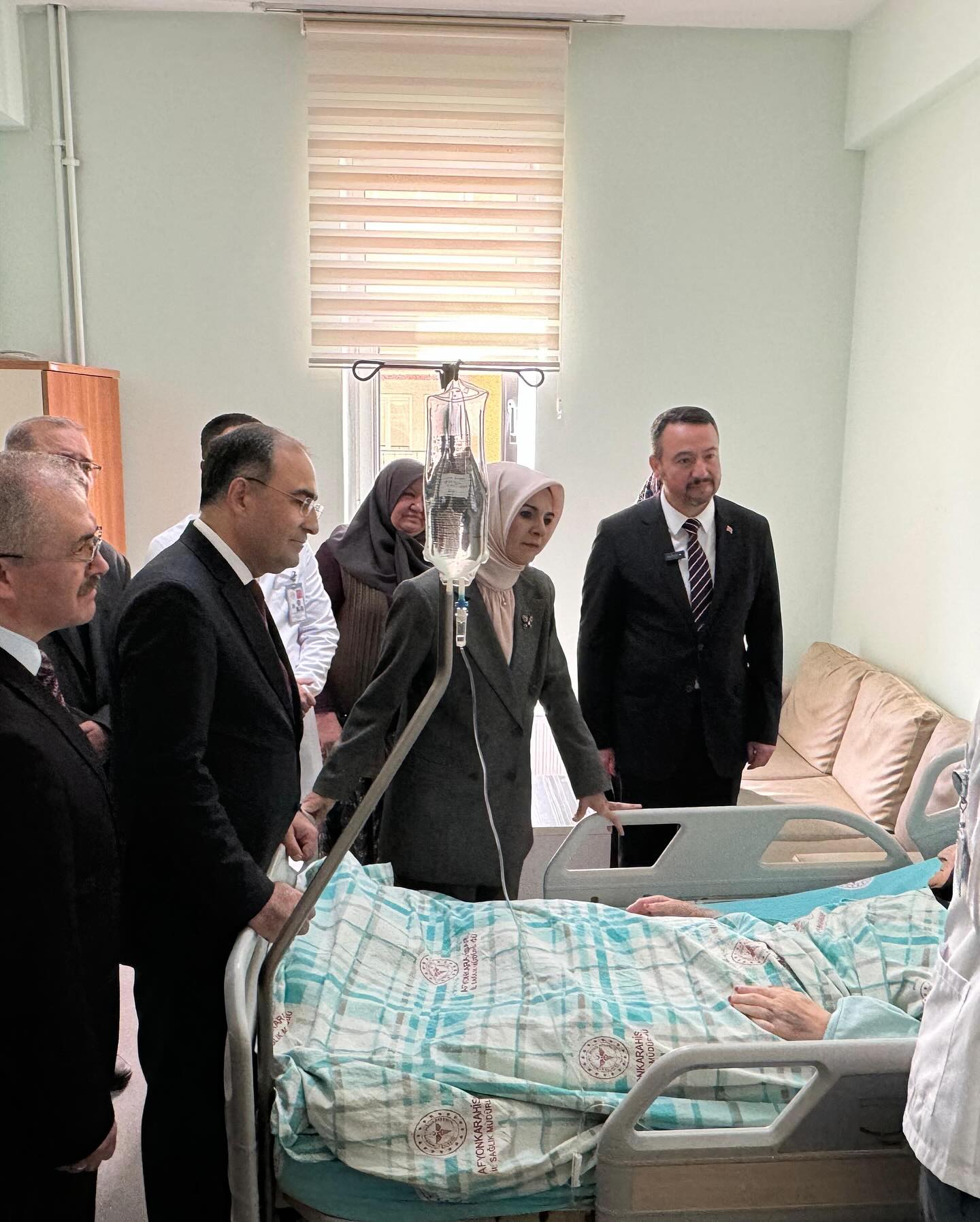 BAKAN GÖKTAŞ'TAN ŞEHİT ANNESİNE ZİYARET