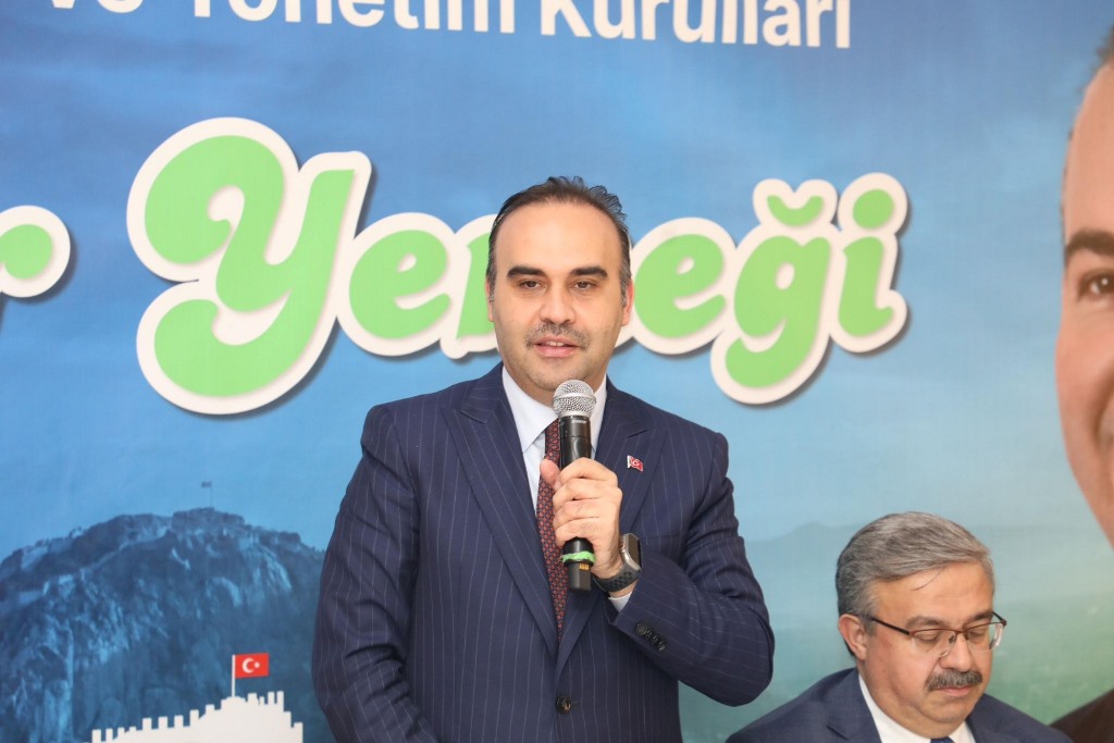 BAKAN KACIR: AFYONKARAHİSARLI ESNAFLARIMIZIN HER DAİM DESTEKÇİSİYİZ